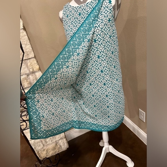 Women’s Max Studio White and Turqoise Printed Mini Dress, EUC! - Picture 4 of 7